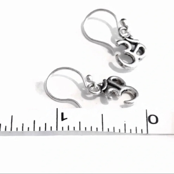 Moodtherapy Sterling Silver Handcrafted Om Symbol Drop Earrings 925 NEW - Picture 3 of 11